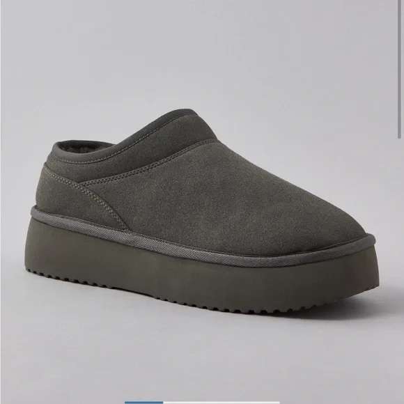 NWT AE The Hangout Slip-On Slippers - Picture 2 of 10